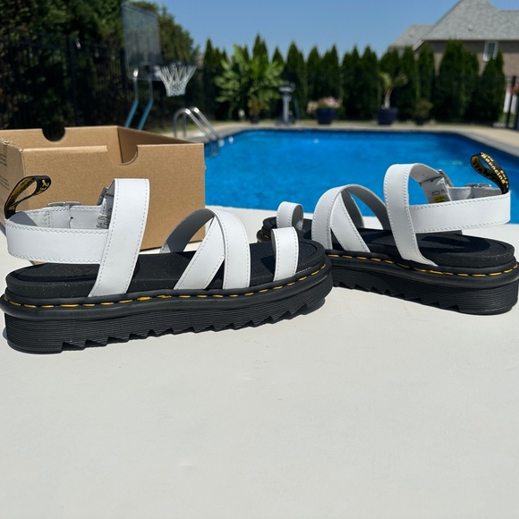 NWT Dr. Martens Size 9 White Avry Hydro Sandals - Picture 8 of 9